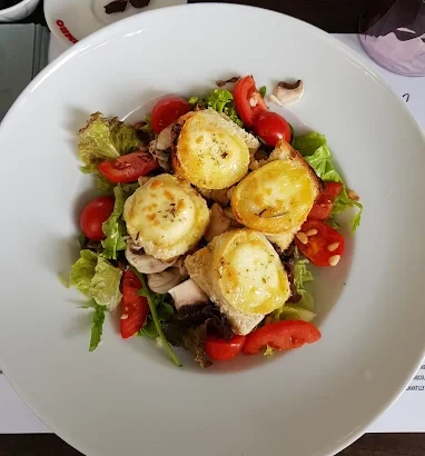 Salade de chèvre chaud